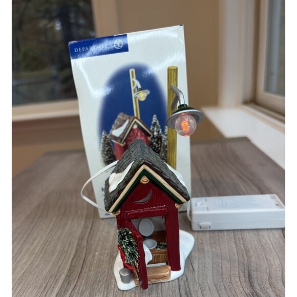 DEPARTMENT 56 BACKWOODS OUTHOUSE 56.55036 - Picture 1 of 14
